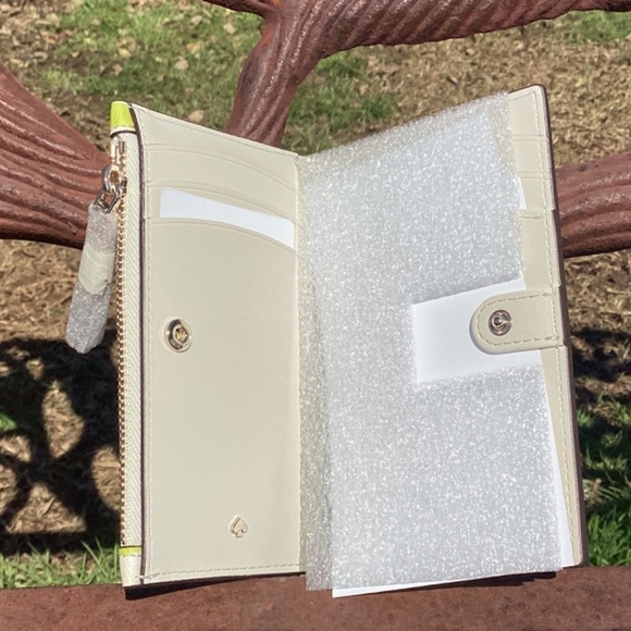 NWT kate spade Matching Set Run Around Stripe Bag & Bradley Breezy Strip… - Picture 11 of 12